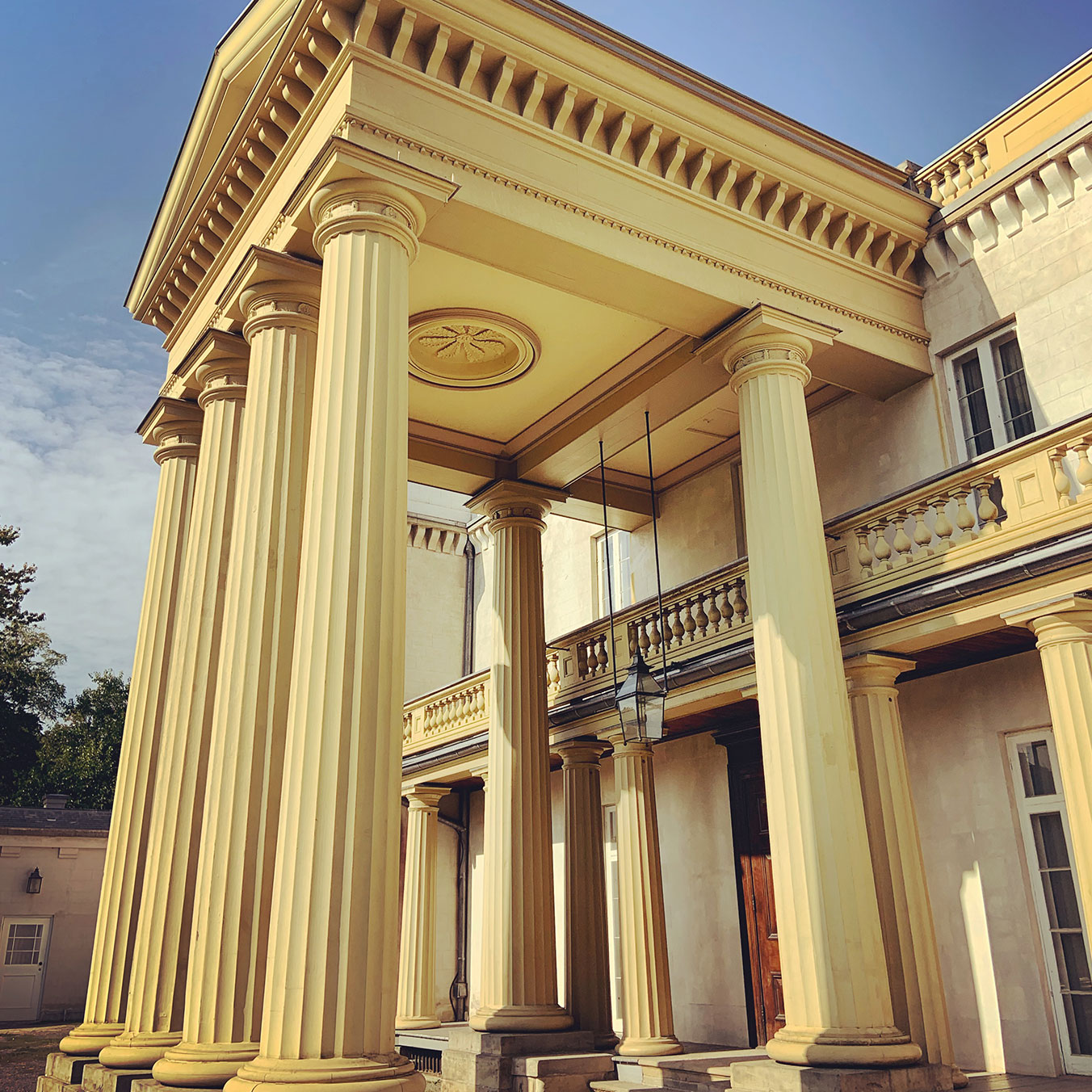 Exterior of Dundurn Castle's Columns