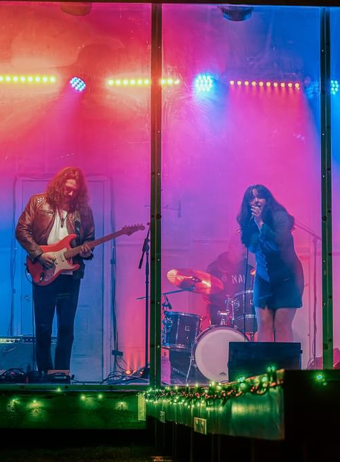 Hamilton Winterfest - band performing on an outdoor stage